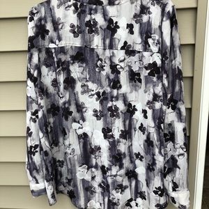 Simply Vera Vera Wang Flower Pattern White and Plum Blouse - Sz L